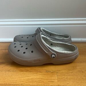 Crocs Beige/Tan Fur Lined Clogs Men’s 8